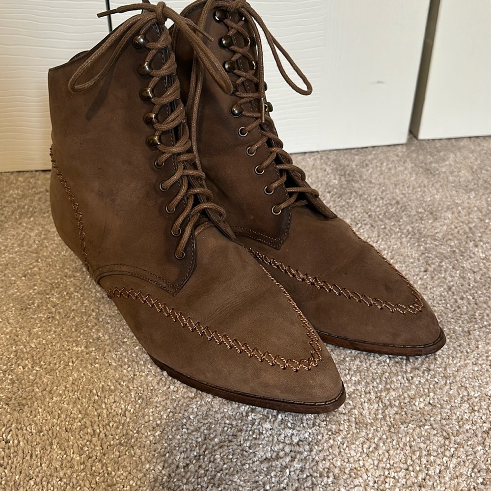 Vintage 90’s / Y2K Victorian Style Brown Suede Lace-Up Booties size 8.5